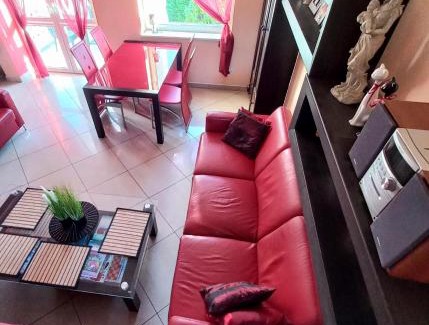 Junoszyno Apartment | Apartamenty Junona nad morzem, w domu z ogrodem, obok Stegna i Jantar