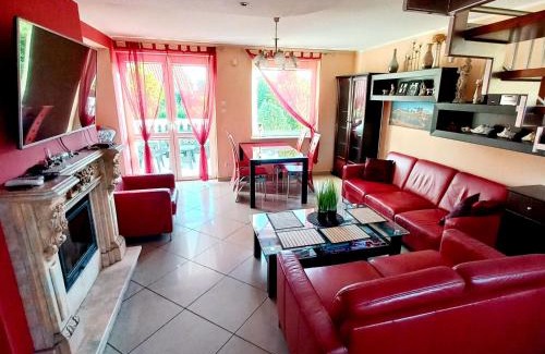 Junoszyno Apartment | Apartamenty Junona nad morzem, w domu z ogrodem, obok Stegna i Jantar