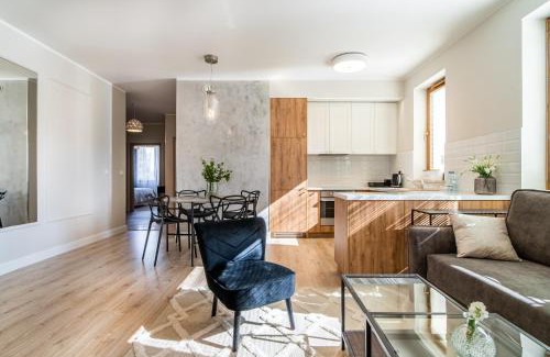Radom Apartment | ApartamentySnu, Słoneczny Glam II z parkingiem, Centrum