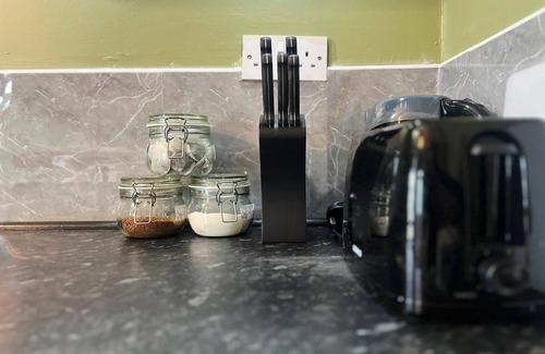 Rastrick Apartment | Aparthotel Huddersfield for Business/Leisure Stay