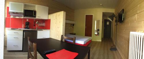 Bagneres-de-Luchon Hotel | Aparthotel Le Petit Train