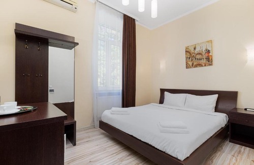 Odessa City Center Apartment | ApartHotel LeonRooms