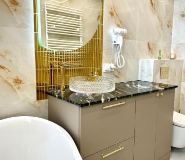 West Pomeranian Voivodeship Apartment | Aparti GoldNWhite Studio GALAXY