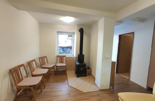 Hulin Apartment | Apartmán Hulín, Chrášťany - bílý