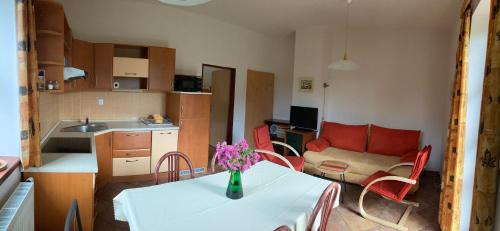 Mala Skala Apartment | Apartmán V hájích Malá Skála