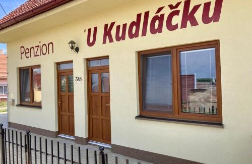 Pouzdrany Apartment | Apartmány s klimatizací - Penzion U Kudláčků Pouzdřany