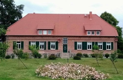 Kirch Mulsow Apartment | Apartment 'Das Landhaus 2' with Shared Garden and Wi-Fi