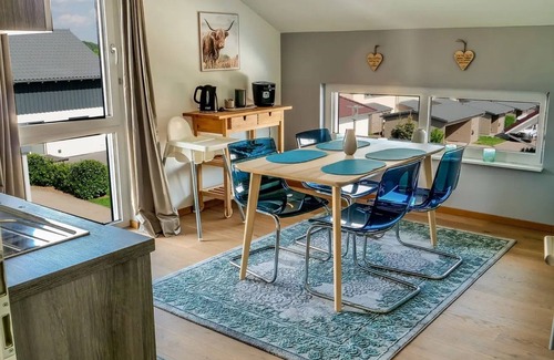 Hohentengen am Hochrhein Apartment | Apartment 'Alpenblick' with Mountain View, Wi-Fi and Air Conditioning