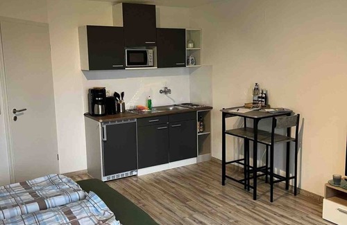 Hohentengen am Hochrhein Apartment | Apartment 'Kleine Ferienwohnung - Nähe Schweiz' with Terrace, Garden and Wi-Fi