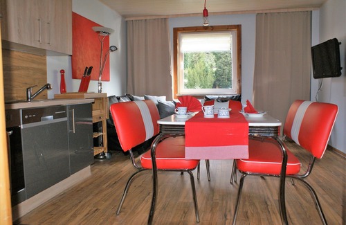 Fehrenbach Apartment | Apartment "ILSE" 2 Schlafzi. 4P, balcony, sauna door. Forest