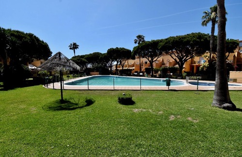 Poblado Sancti Petri House | Apartment Cristina in Sancti petri with communal swimming pool