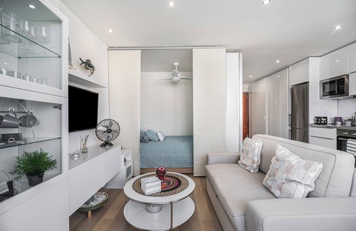 Valdelagrana Apartment | Apartment 'Valdelagrana Sunset El Puerto' with Sea View, Wi-Fi and Air Conditioning