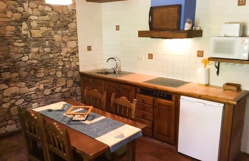 Arguebanes Apartment | Apartment Private Bathroom Los Robles
