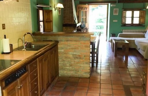 Arguebanes Apartment | Apartment Private Bathroom Los Robles