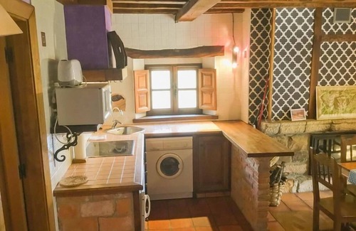 Arguebanes Apartment | Apartment Private Bathroom Los Robles