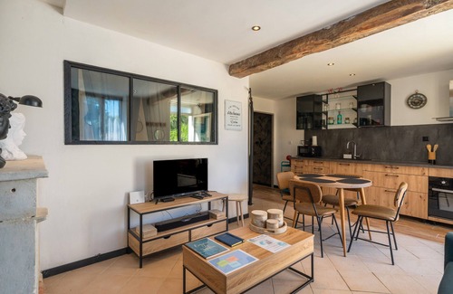 Saint-Genis-de-Saintonge Apartment | Apartment Napoleon – Comfort and Terrace, Ideal for Thalassotherapy and Families in Saint-Genis