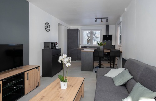Saint-Pierre-d'Entremont Apartment | Apartment 'Les Iris' with Mountain View, Private Garden and Wi-Fi