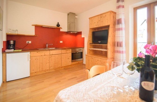 St. Pauls Apartment | Apartment 'Peter Paul Terrasseapp Burgenblick' with Mountain View and Terrace
