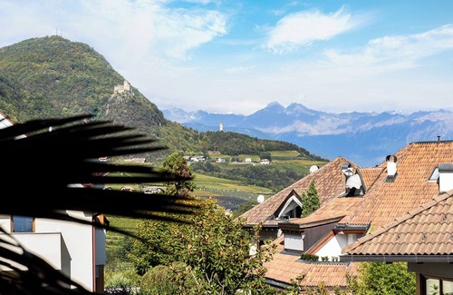 St. Pauls Apartment | Apartment 'Peter Paul Terrasseapp Burgenblick' with Mountain View and Terrace