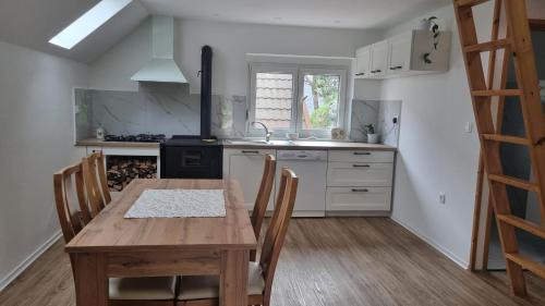 Tolmin Apartment | Apartma Pod orehom