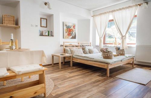 Podbrdo Apartment | Apartma Roner