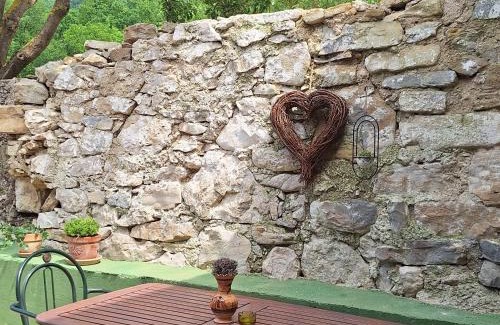 Kozljak Apartment | Apartma Under The Drunk Railroad