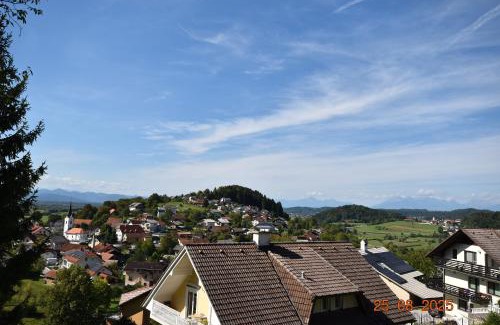 Skofljica Apartment | apartmaji LEJARDIN