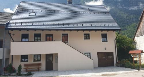 Cezsoca Apartment | APARTMAJI VITEZ apartma 1