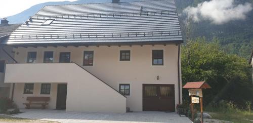 Cezsoca Apartment | APARTMAJI VITEZ apartma 1