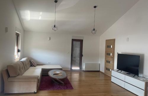 Ljubuski Apartment | Apartman Ž