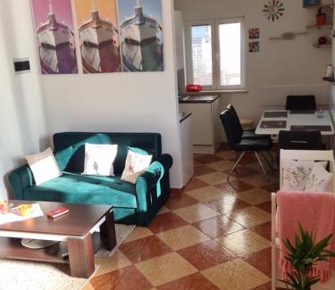 Cove Tri Zala (Zrnovo) Apartment | Apartman Dora