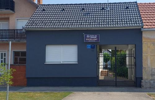 Zupanja Apartment | Apartman EXCELLENT - Kuća za odmor u Županji -natkriveno parkirno mjesto
