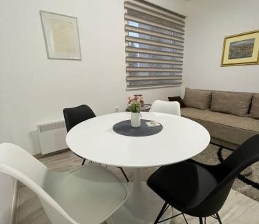 Brdo Apartment | Apartman Gakić 1