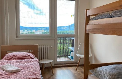 Ceska Lipa Apartment | Apartman JakoDoma Zelený Gauč hlídané PARKOVÁNÍ u domu ZDARMA