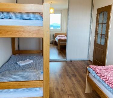 Ceska Lipa Apartment | Apartman JakoDoma Zelený Gauč hlídané PARKOVÁNÍ u domu ZDARMA