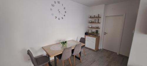 Bjelovar Apartment | Apartman La-iv
