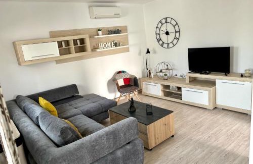 Vukovar Apartment | Apartman Lucija kuća za odmor s vanjskim bazenom