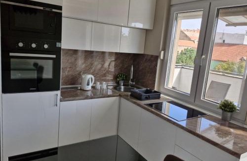 Zrenjanin Apartment | Apartman LUX