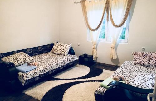 Sjenica Apartment | Apartmani ,Bato,