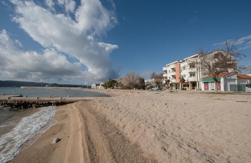 Turanj Apartment | Apartmani "Dana 2"