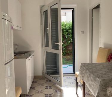 Trebesinj Apartment | Apartmani Ivana