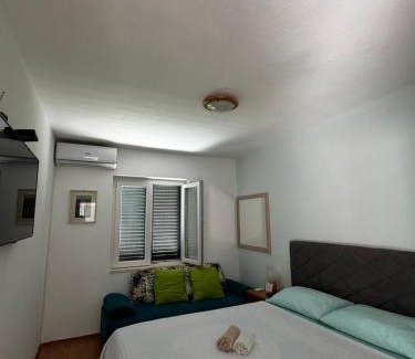 Trebesinj Apartment | Apartmani Ivana
