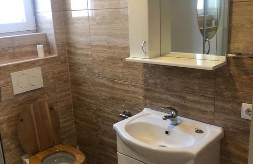 Danube Apartment | Apartmani Lara