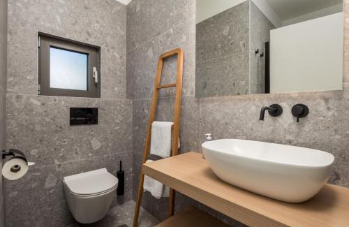 Municipality of Omisalj Apartment | Apartmani Vila Mara M 2 i M 3 heated pool