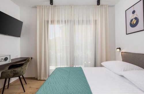 Municipality of Omisalj Apartment | Apartmani Vila Mara M 2 i M 3 heated pool