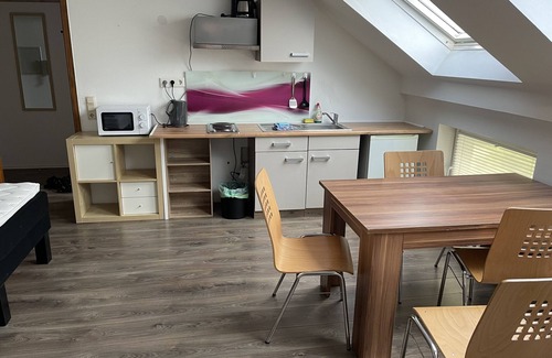 Fuldabruck Apartment | Apartment-Budget-Private Bathroom-City view-Apartment für 4 Personen