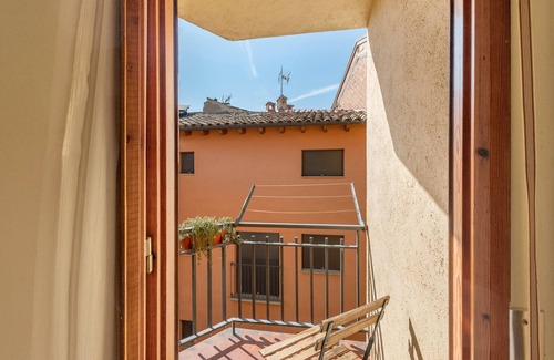 Sant Llorenc de Morunys Apartment | Apartment 'El Portal' with Mountain View, Shared Garden and Wi-Fi