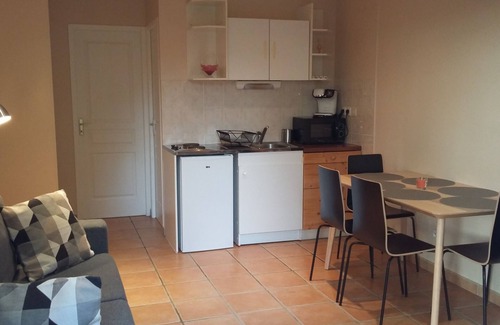 Charbonnieres-les-Bains House | Apartment RDJ in quiet property in the countryside, near Lyon