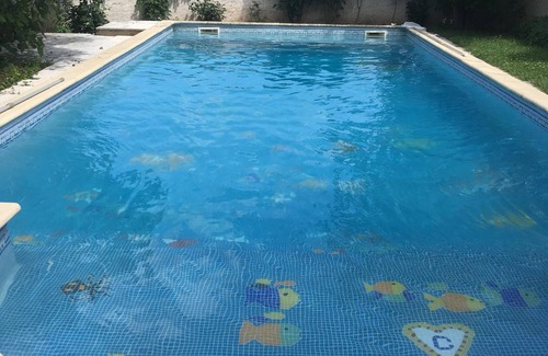 La Chapelle-de-Guinchay House | apartment by the pool