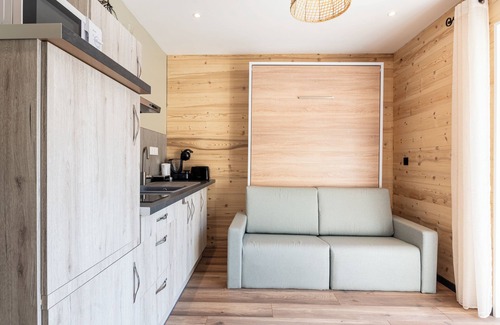 Saint-Etienne-de-Cuines Apartment | Apartment 'Le Chaussy' with Mountain View, Balcony and Wi-Fi